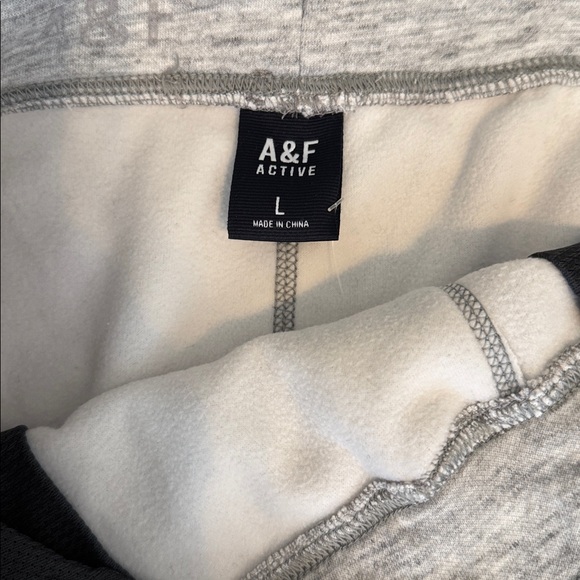 Abercrombie & Fitch Light Gray Active Sweatpants - Picture 3 of 6
